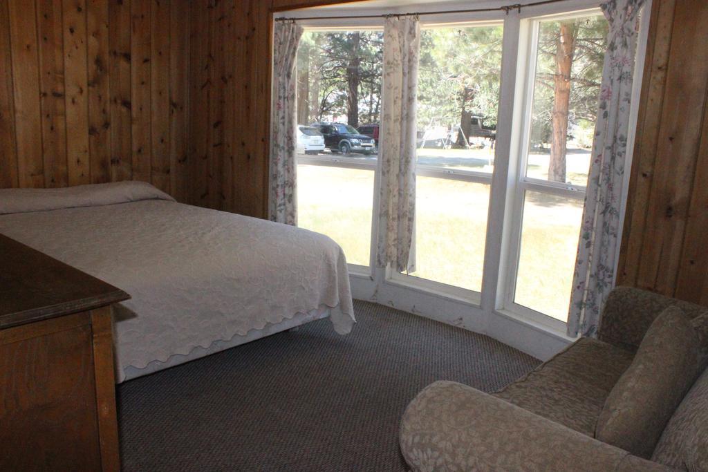 Twin Lakes Resort Бриджпорт Номер фото