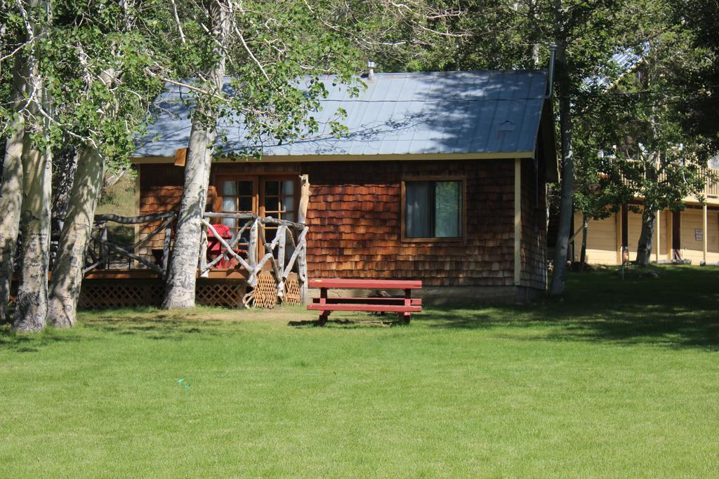 Twin Lakes Resort Бриджпорт Номер фото