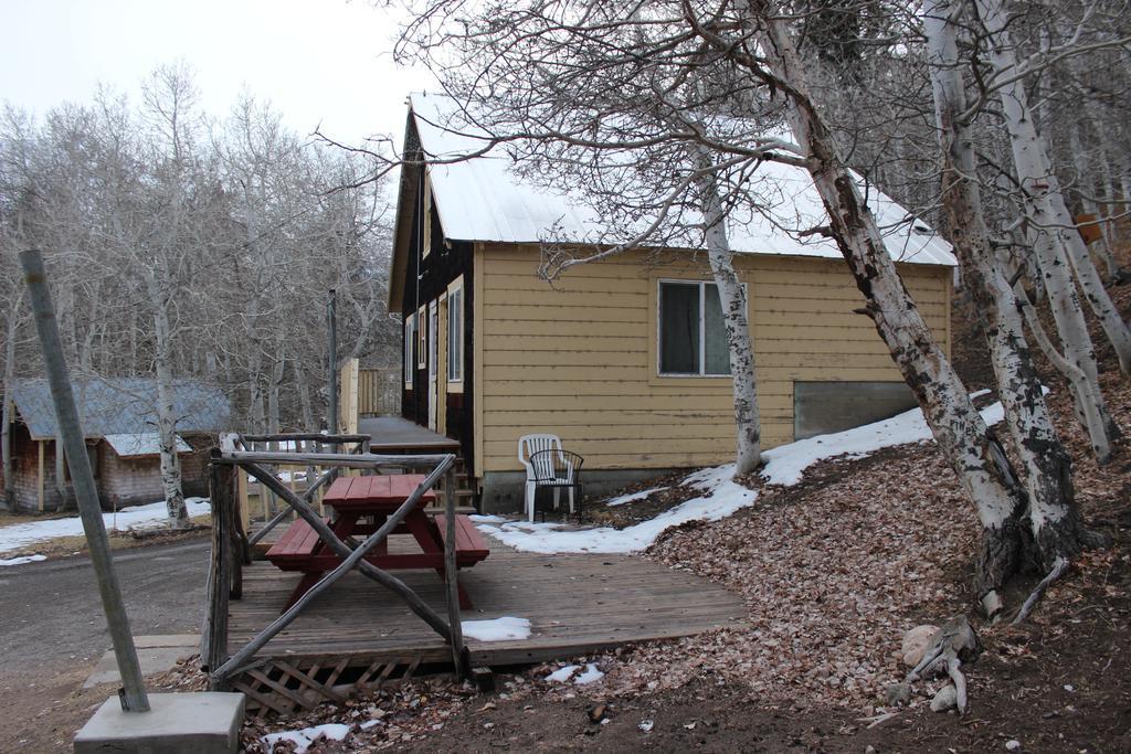 Twin Lakes Resort Бриджпорт Номер фото